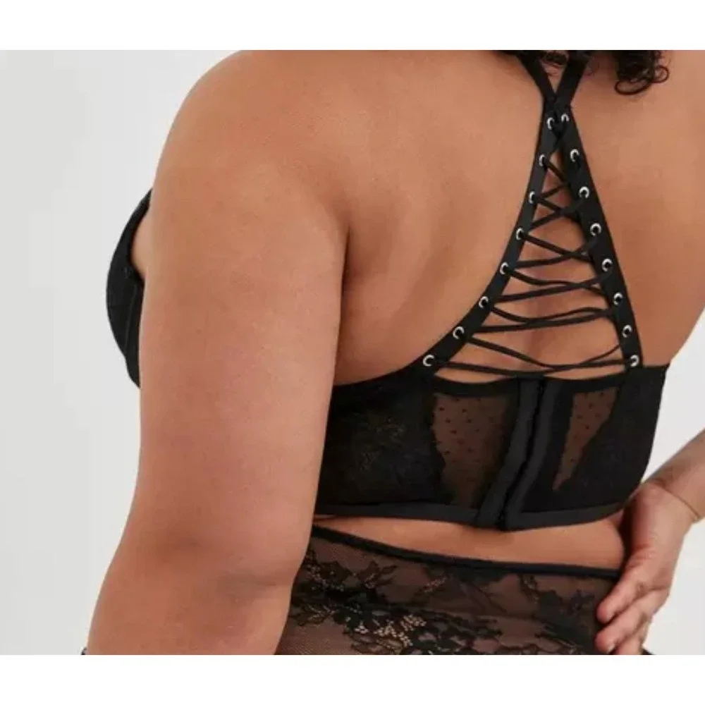 NWT Torrid Bralette Size 2 Black Lace Up Racerback Underwire Longline Goth #1084 - Picture 2 of 6